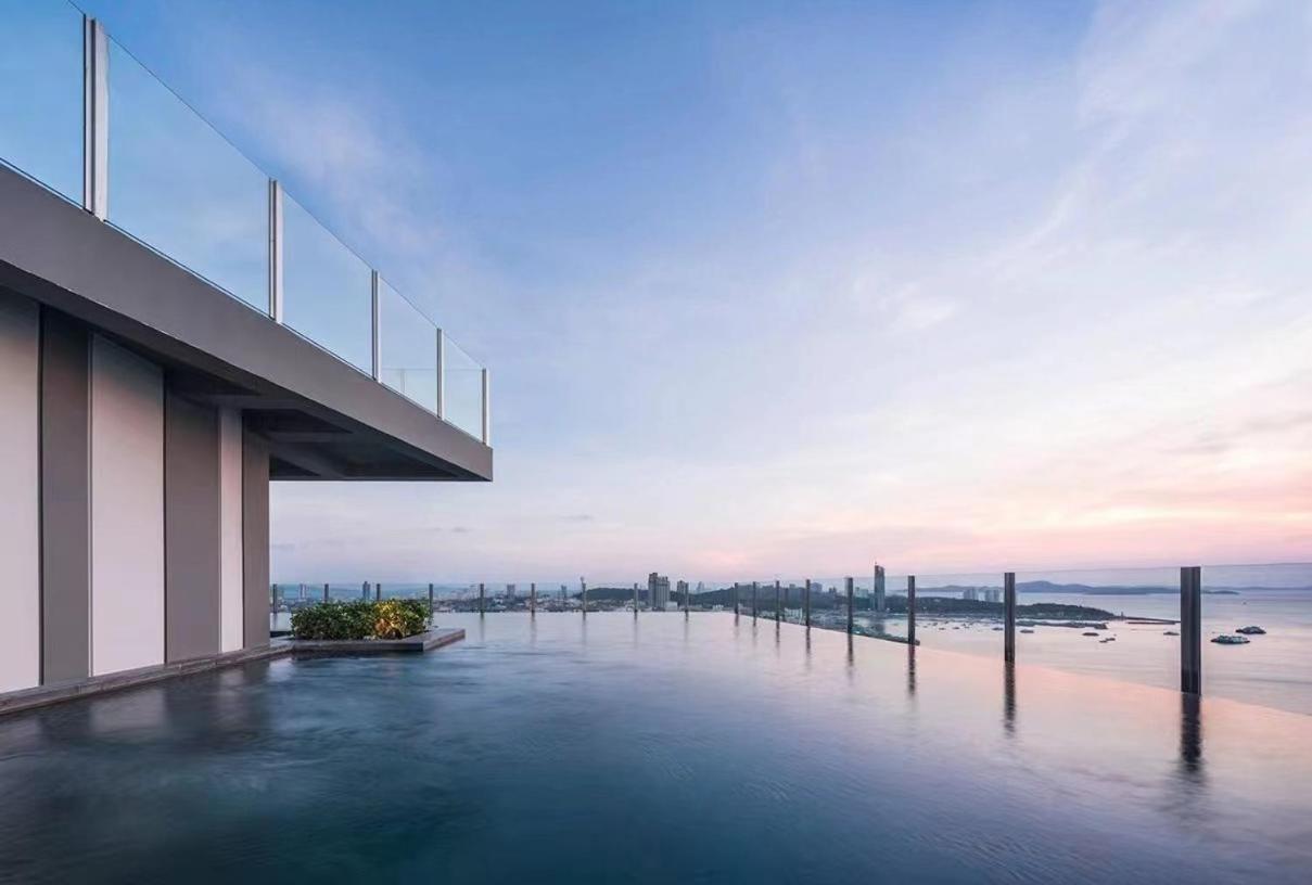 The Base Apartment Pattaya Exterior foto