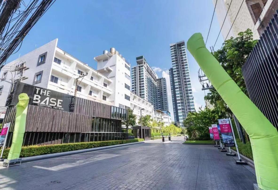 The Base Apartment Pattaya Exterior foto