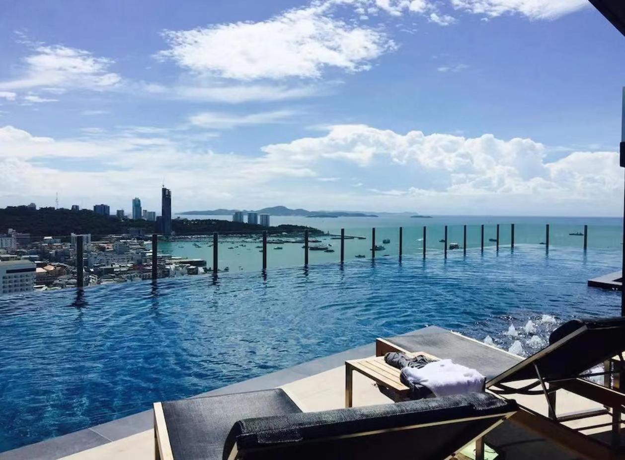 The Base Apartment Pattaya Exterior foto