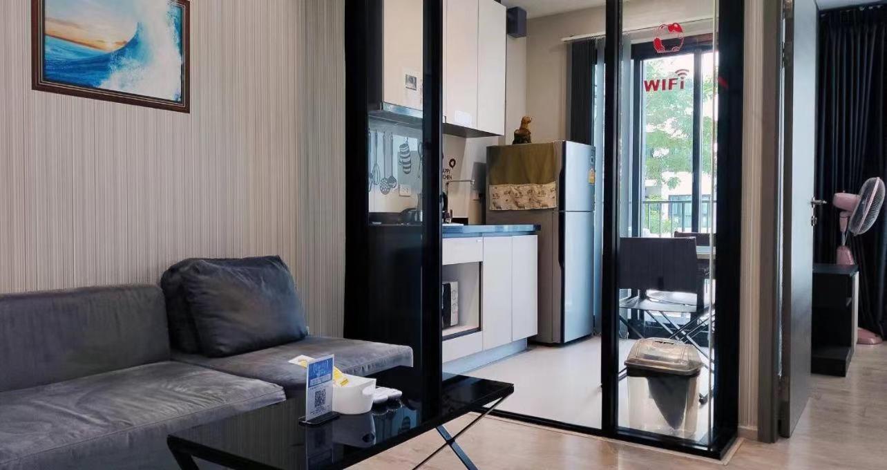 The Base Apartment Pattaya Exterior foto