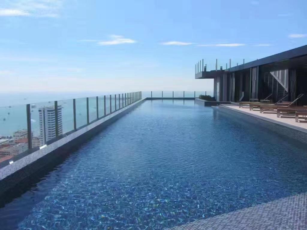 The Base Apartment Pattaya Exterior foto